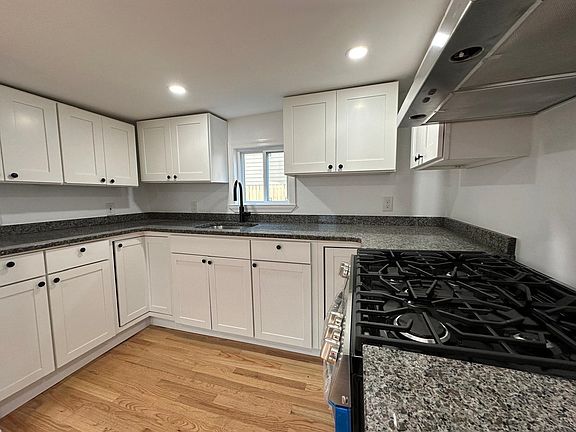 3rd image of 3 McLaren Avenue