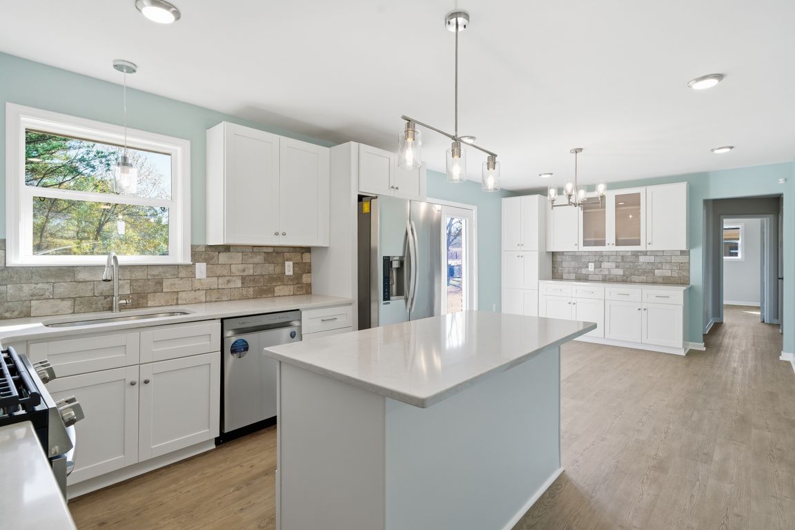 next background image