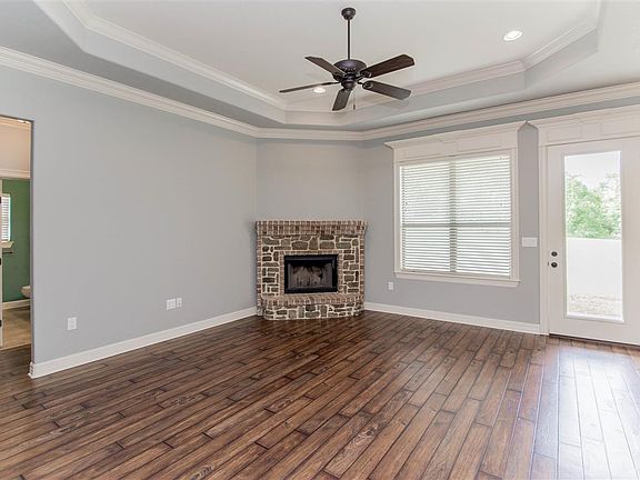 3rd image of 293 Mount Pleasant Cutoff