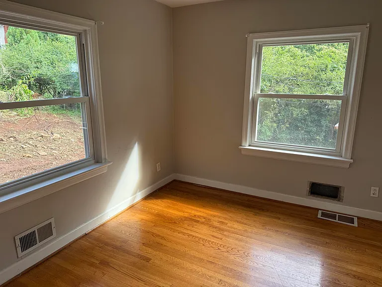 2239 Woodcliff Rd SE — Photo 12
