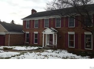 35825 Briar Ridge Ln, Farmington, MI 48335