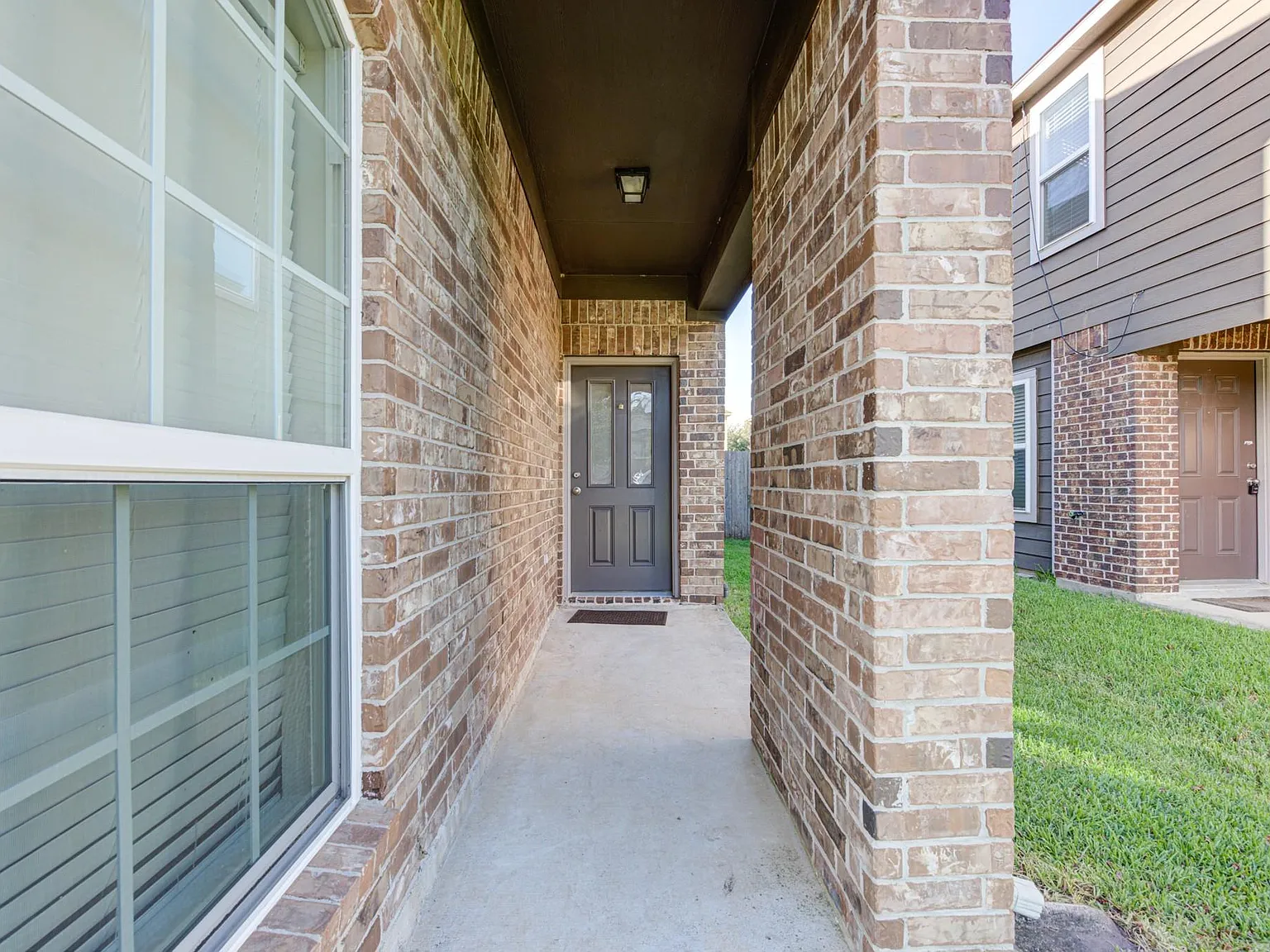 4 bed, 3.0 bath, 2517 sqft, $2,750 — Photo 2