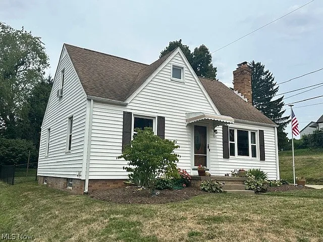 226 Willow Ave NE photo 1