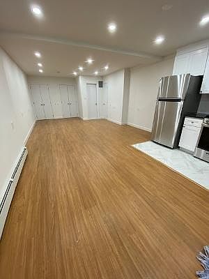 2nd image of 876 Shore Rd