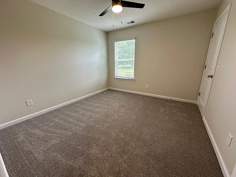 1105 Beacon Rd — Photo 25