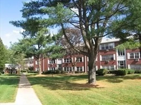 10 Tara Dr Unit 8, Weymouth, MA 02188