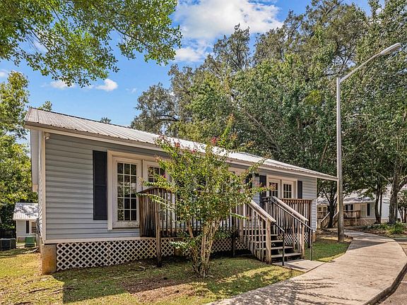 3rd image of 2205 Magnolia Cir #B56c678e9
