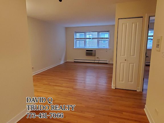 4th image of 624 W Wrightwood Ave #3