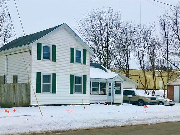 2nd image of 164 Main St