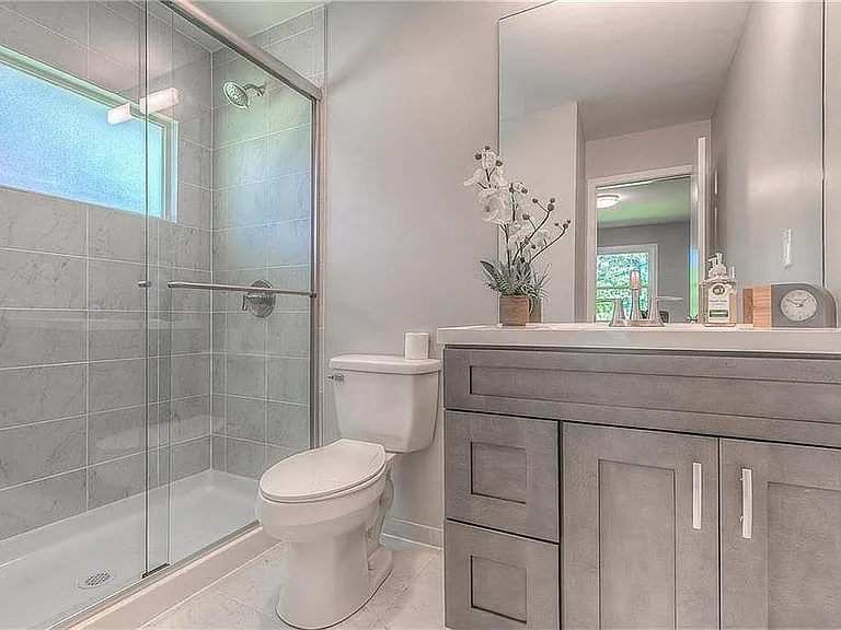 5802 W 75th Ter — Photo 13