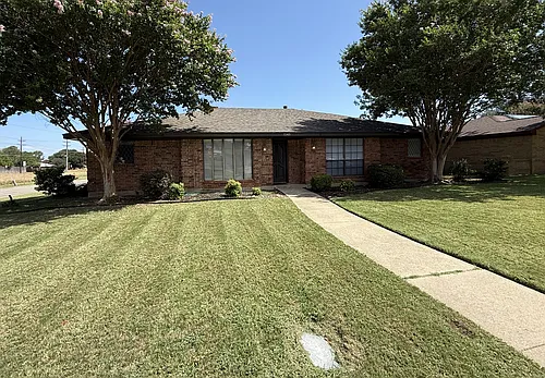 1543 Chisolm Trl Photo 1