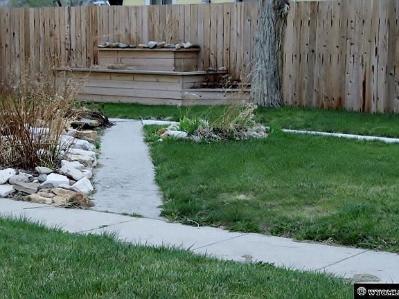 2nd image of 823 Washakie St