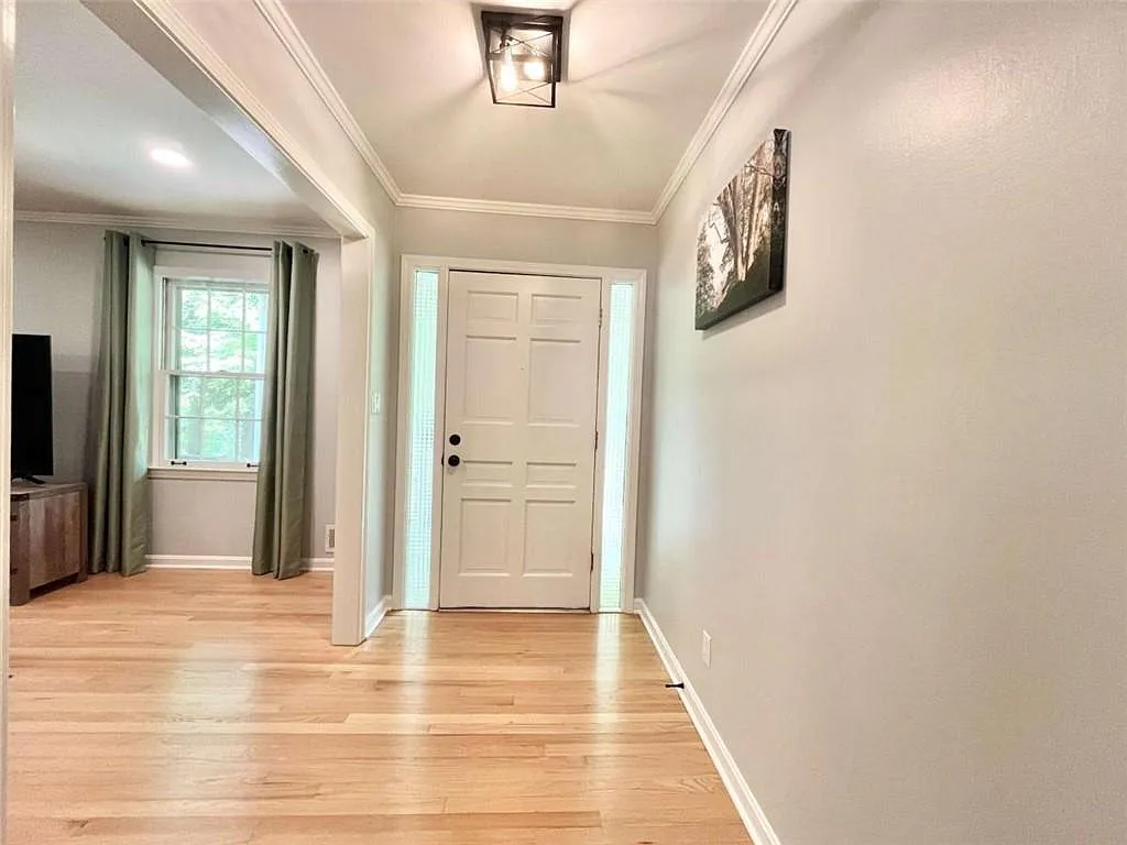 3 bed, 2.0 bath, 1534 sqft, $2,550 — Photo 3