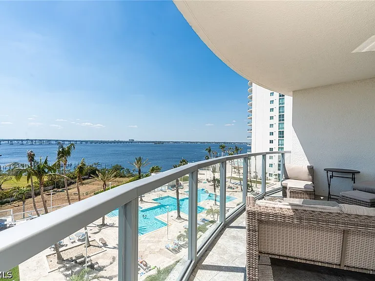 3000 Oasis Grand Blvd #801 — Photo 25
