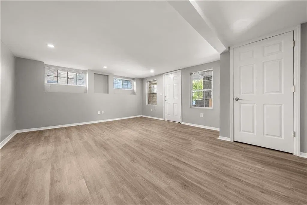 4 bed, 2.0 bath, 2722 sqft, $2,250 — Photo 4
