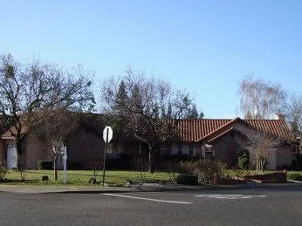 10600 Isabel Hunter Ct, Oakdale, CA 95361