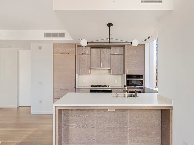 138 Willoughby St #18L — Photo 9