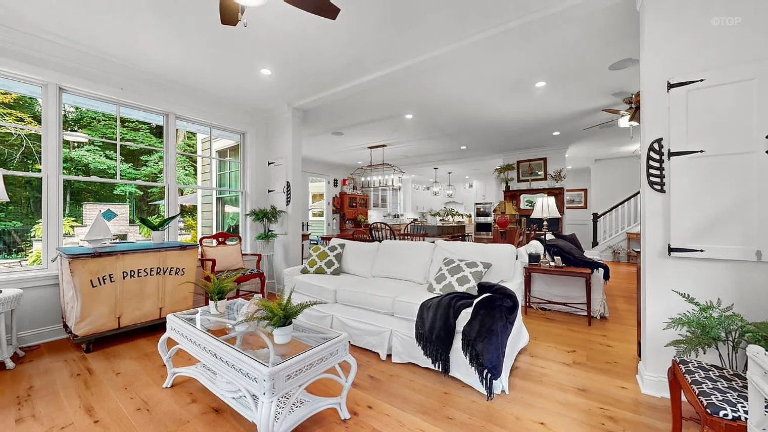 6 bed, 6.0 bath, 4197 sqft, $14,898 — Photo 4