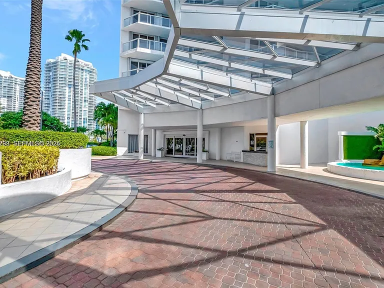 16425 Collins Ave #1612 — Photo 43