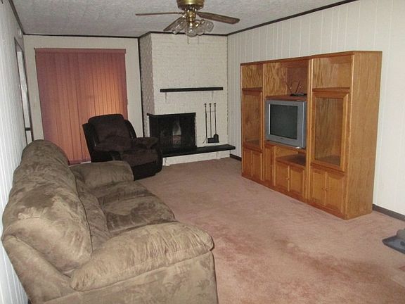 4th image of 4884 Crofton Dr