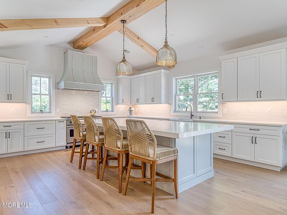 3rd image of 153 Kemp Avenue