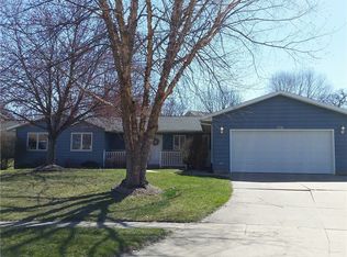 3473 Raven Ln NE, Cedar Rapids, IA 52402
