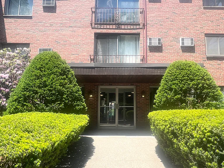 33 Paul St #26A — Photo 12