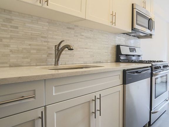 4th image of 168 W 86th St #2S