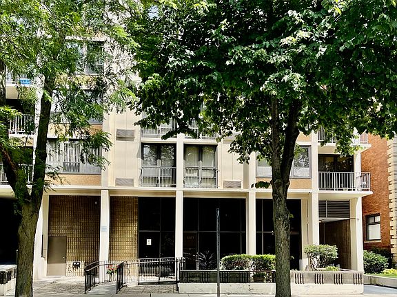 2nd image of 5471 S Hyde Park Blvd APT 15A