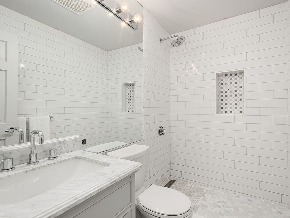 1st image of 1436 Crystal Lake Rd #4B
