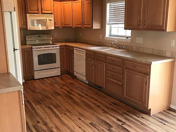 4th image of 1835 Falls Ave E