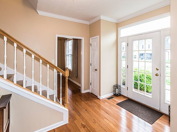 Foyer- Gleaming hardwood