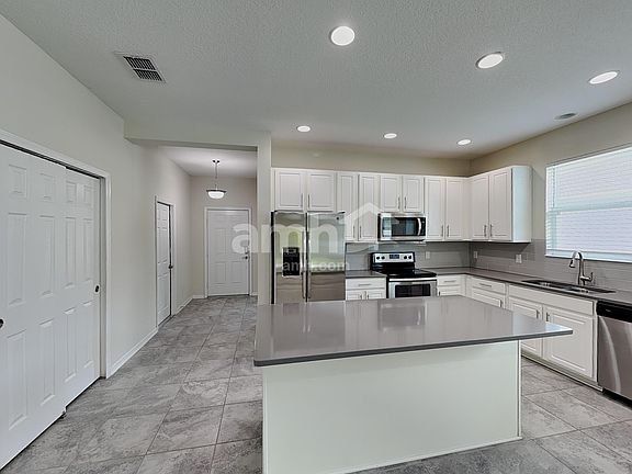3rd image of 2729 Creekmore Ct
