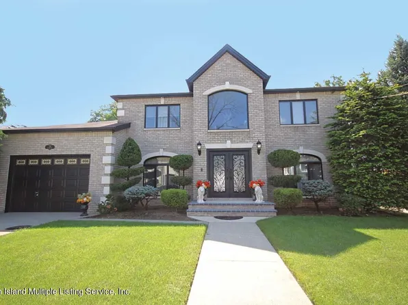 34 Amaron Ln, Staten Island, NY 10307