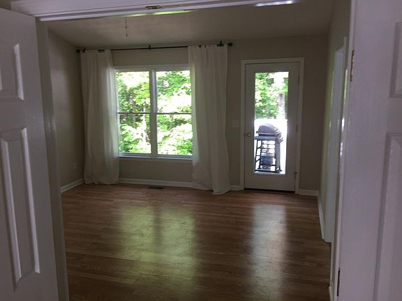 Big masterbed room, view to the lake
