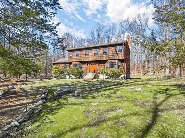 7 Leopard Drive, Newtown, CT 06482