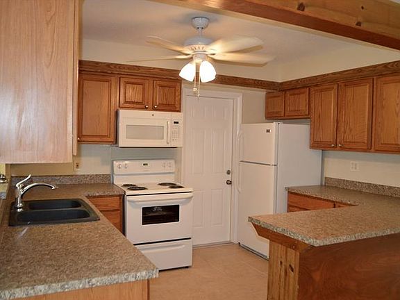 5th image of 2852 Hillsdale Ave