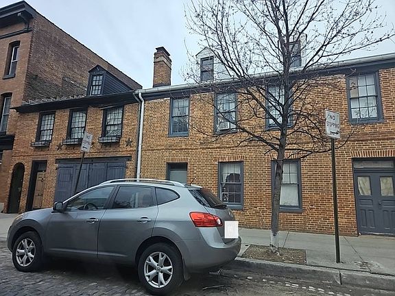 2nd image of 700 S Wolfe St