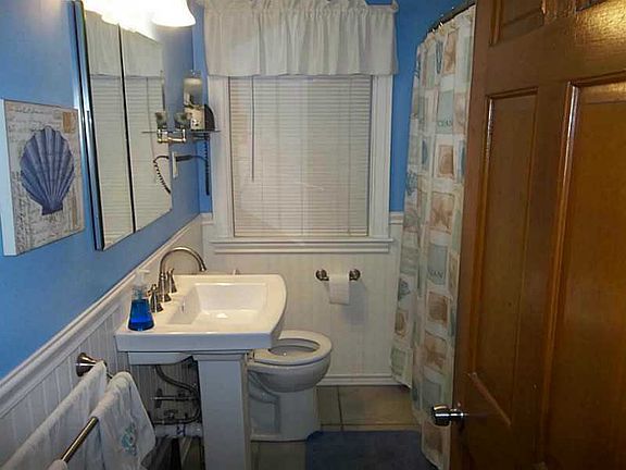 4th image of 95 Bliss St
