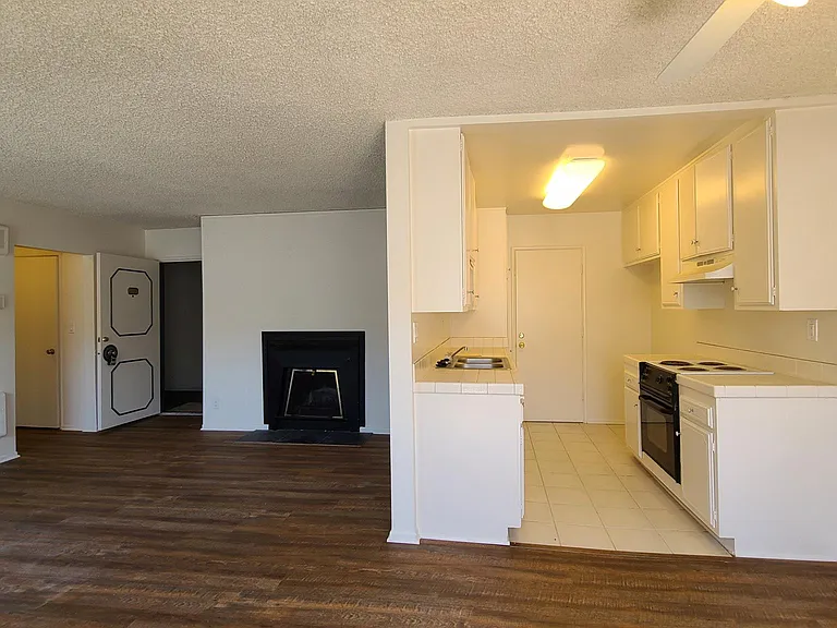 1681 Amberwood Dr #206 — Photo 8