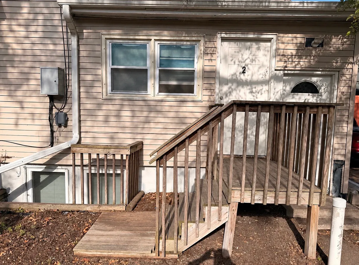 1 bed, 450 sqft, $1,100 — Photo 1