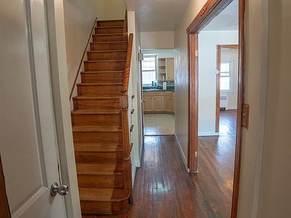5th image of 3830 Barnes Avenue