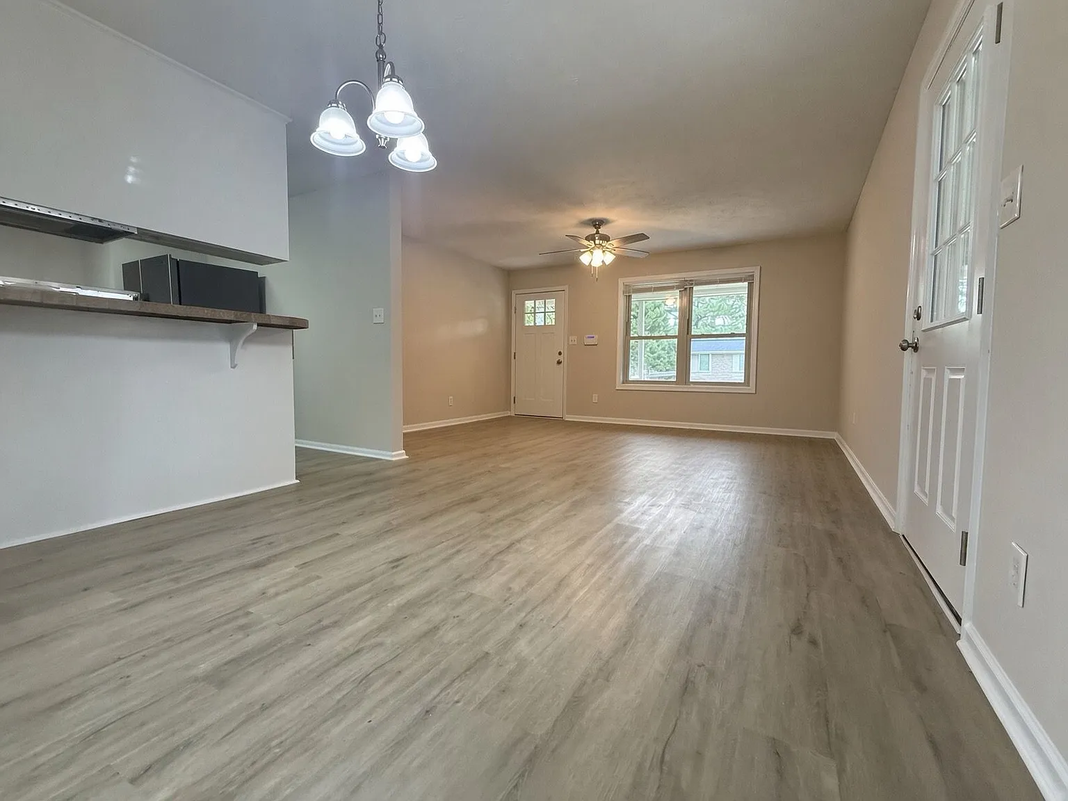 3 bed, 1.0 bath, 1100 sqft, $1,850 — Photo 4