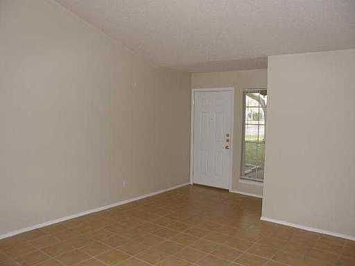 5th image of 1912 Gracy Farms Ln #B