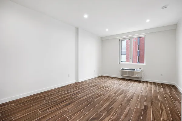 Rented by Marquis Real Estate Services | media 7