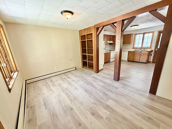 5th image of 203 Maple St #0