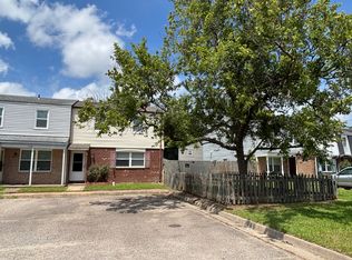 1211 Warwick Dr, Virginia Beach, VA 23453