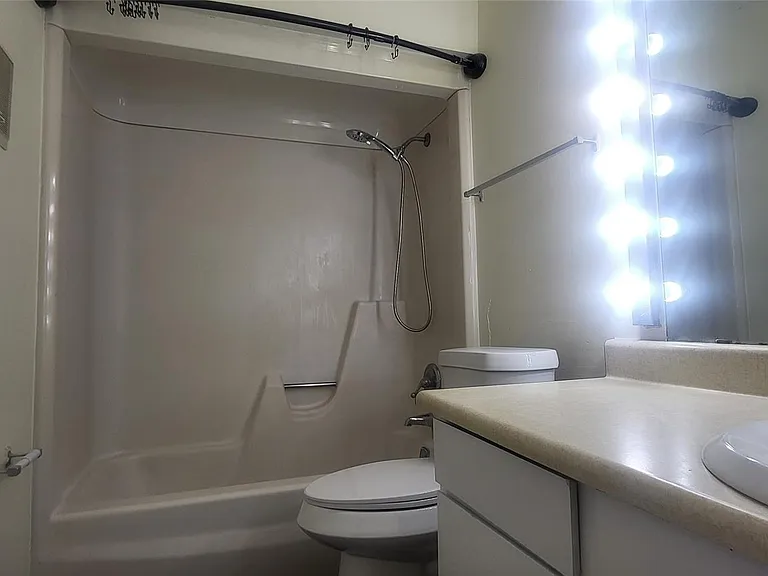 2822 S Bartell Dr #21 — Photo 11
