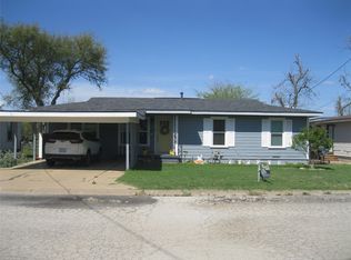 1308 W Dyer St, Breckenridge, TX 76424