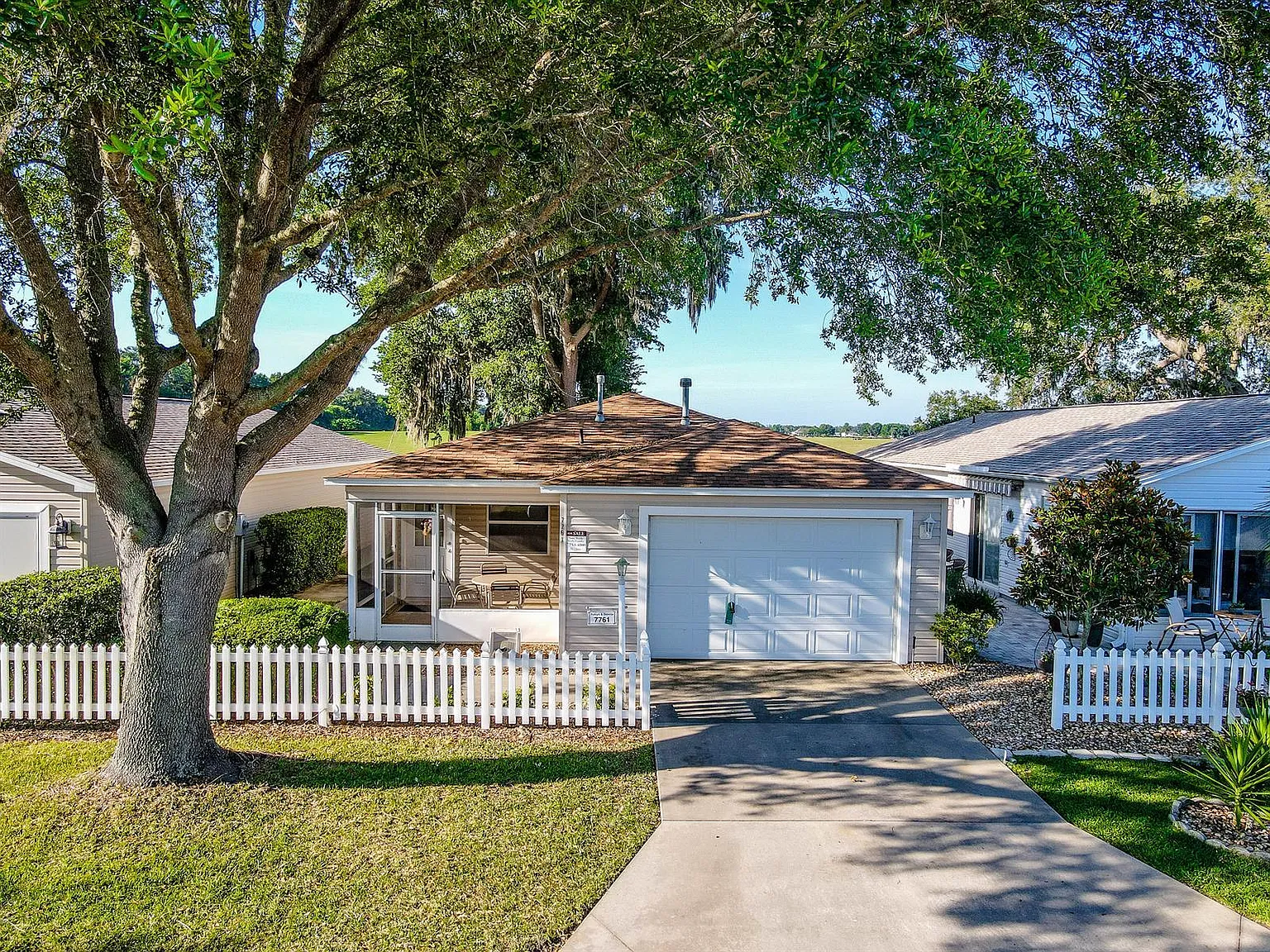 7761 SE 174th Glen Leven Loop — Photo 1